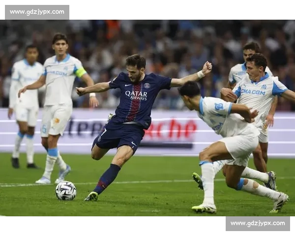 欧冠赛事回顾与精彩时刻盘点：激烈对决与精彩进球集锦